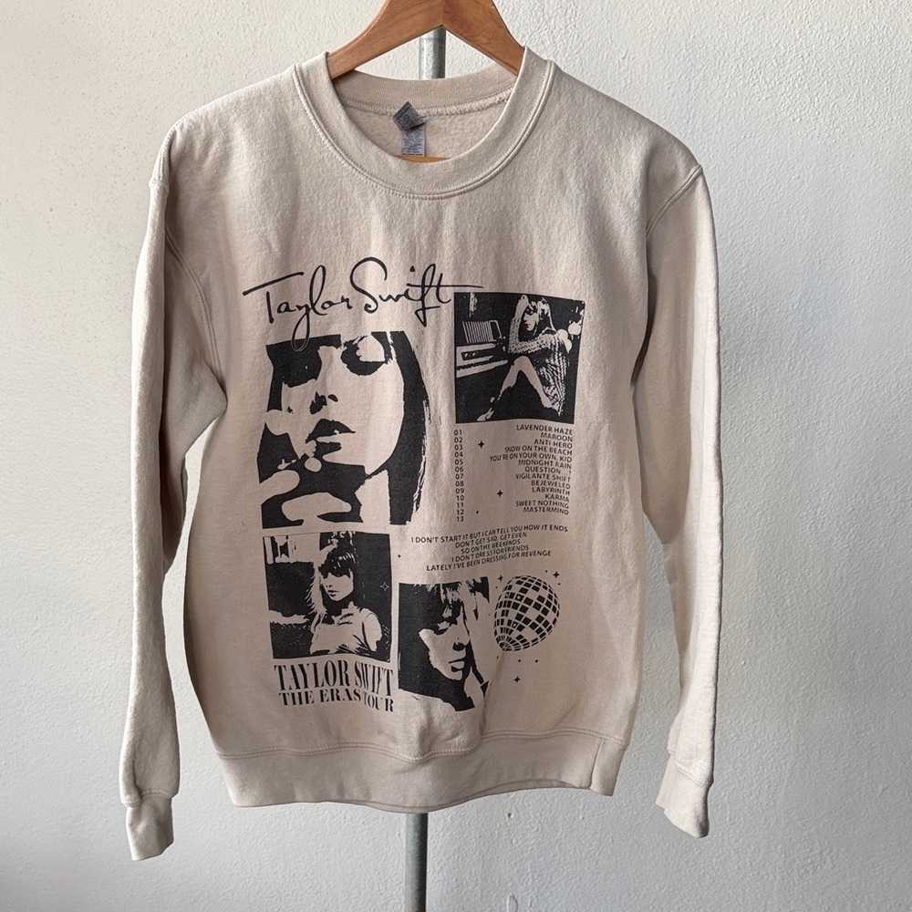 Taylor Swift Eras Tour Sweatshirt Crewneck Size Small - Picture 1 of 3